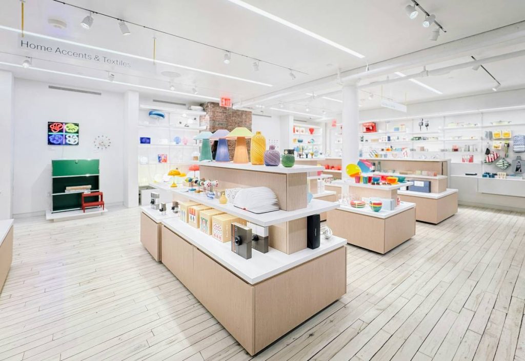 Why Your Retail Store Light Fixtures Are Killing Sales (And How to Fix It)